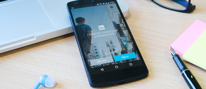 LinkedIn for Students: How to Use It Right [Tips & Examples]