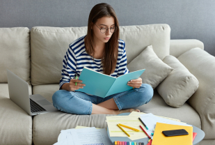 How to Study Effectively: 15 Tips for 2024