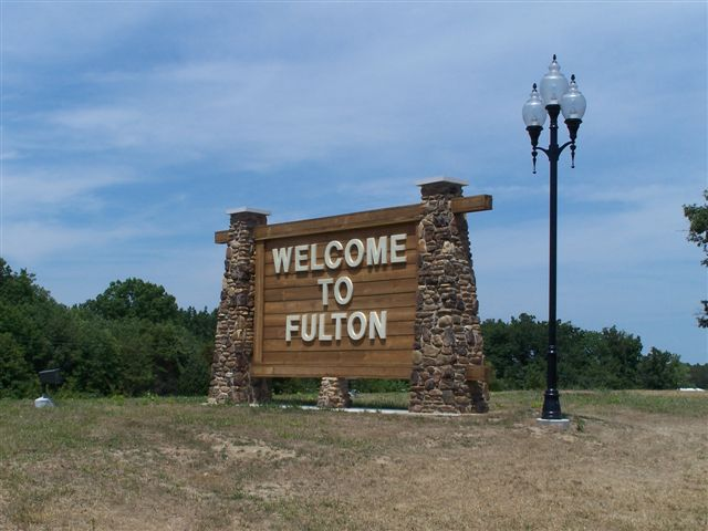 Welcome sign of Fulton City, MO.