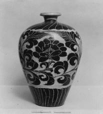 Chinese Vase with Peony Scroll, Northern Song dynasty (960–1127)