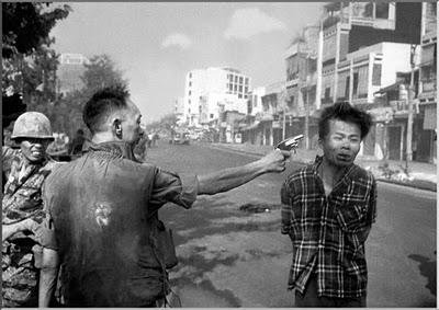 1 February 1968 the national police chief of South Vietnam, General Nguyen Ngoc Loan shooting the enemy suspect in the head
