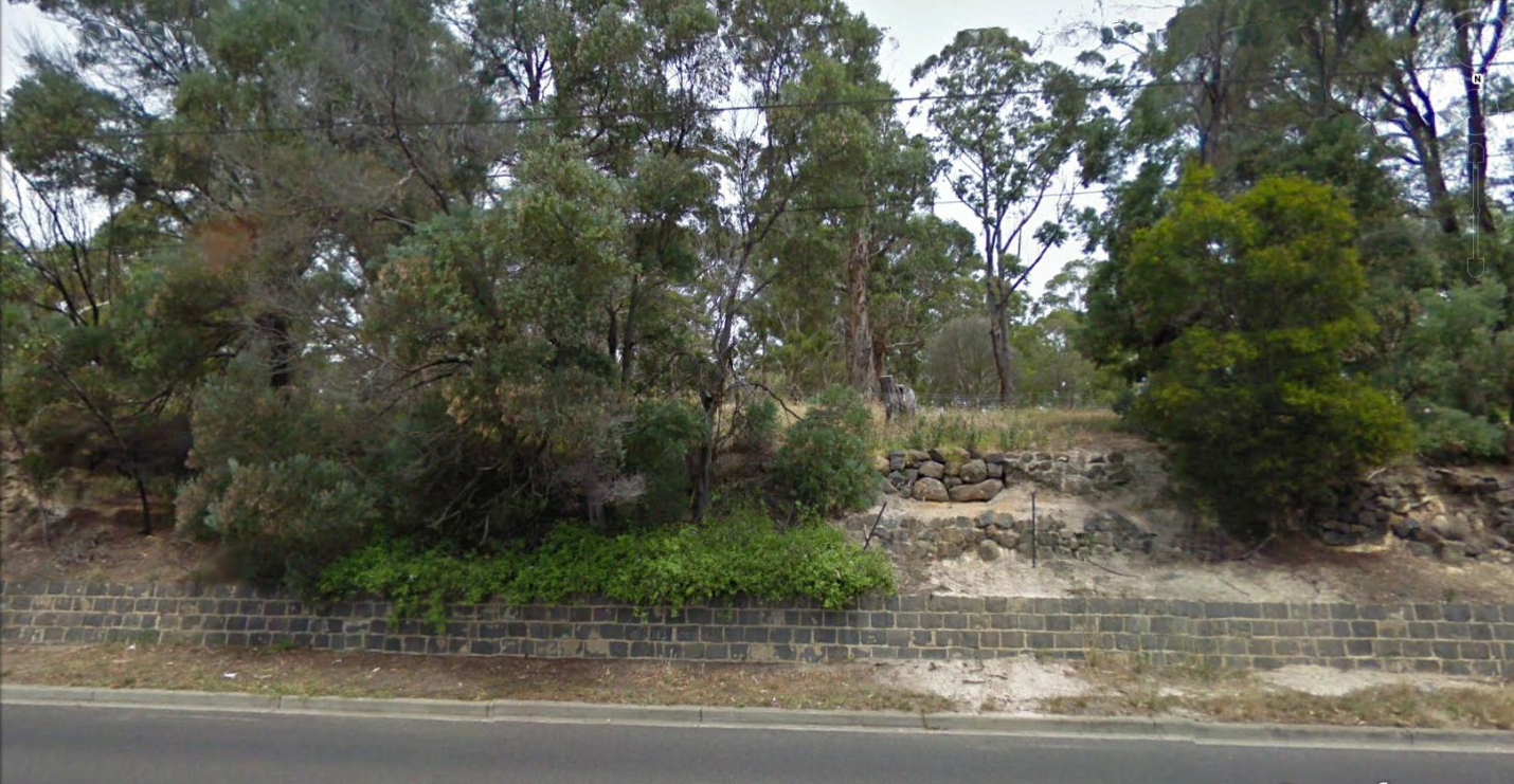 Wattle Park viewed from Ferndale St. and Rioverside Road crossing