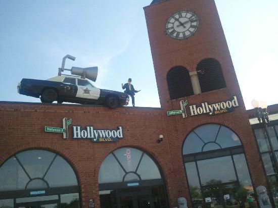 The Car, the Cinema and the Blues Brother (“Hollywood Boulevard” para. 1)