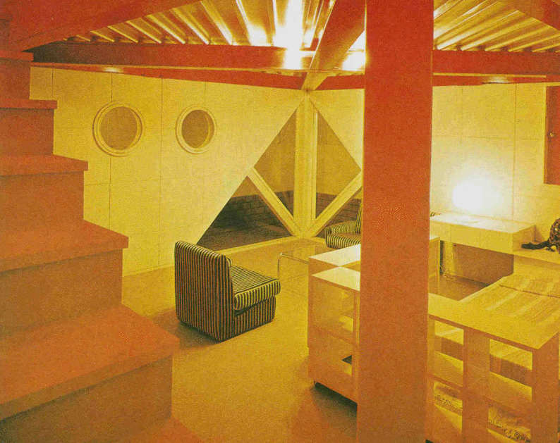  Interior. 