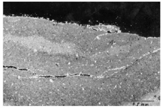 the development of microfissures on the stone surface.