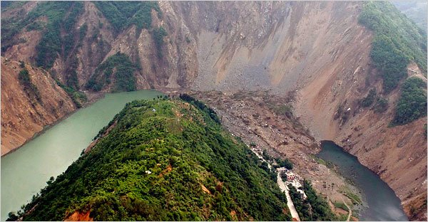 Quake causes devastating landslides