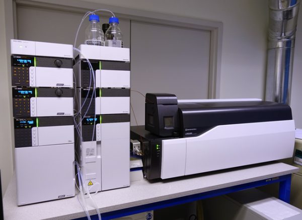 Photograph of the actual instrument that allows the laboratory LC-MS tests to be performed.