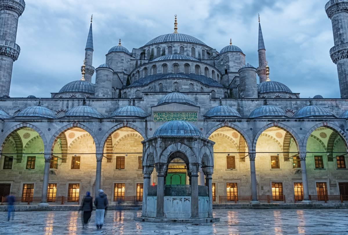 The Blue Mosque exterior view